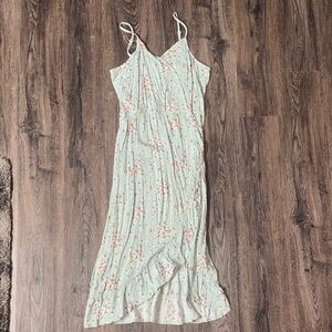 Chic Floral Midi Dress with Spaghetti Straps